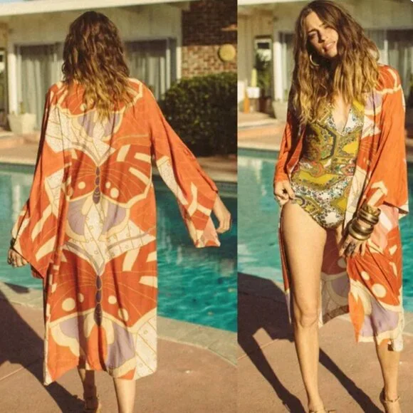 Novella Royale - The Georgia Robe in Red Butterfly Size Small - Picture 3 of 16